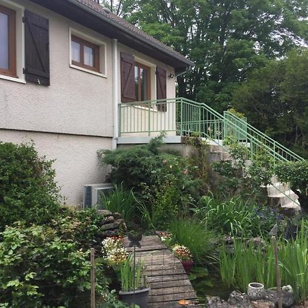 Bed and Breakfast Sous La Tour Agencourt Exterior foto